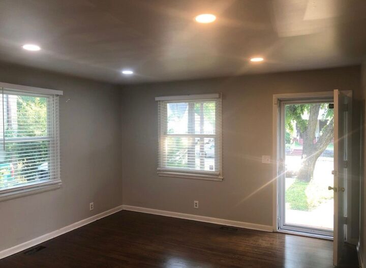 Property Photo: 908 Villa Pl TN 37212