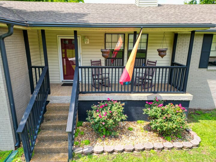 Property Photo:  2529 McGinnis Dr  TN 37216 