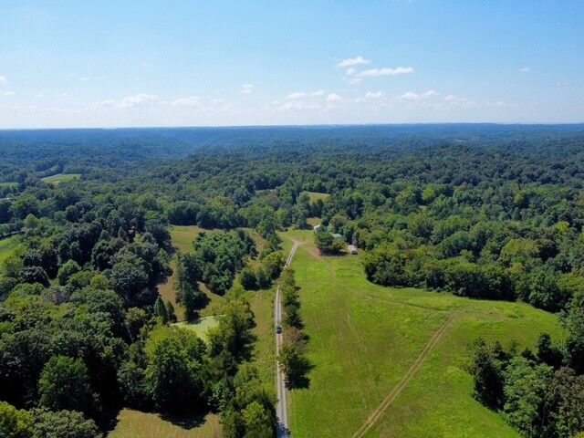 Property Photo: 194 Davenport Ln TN 37083