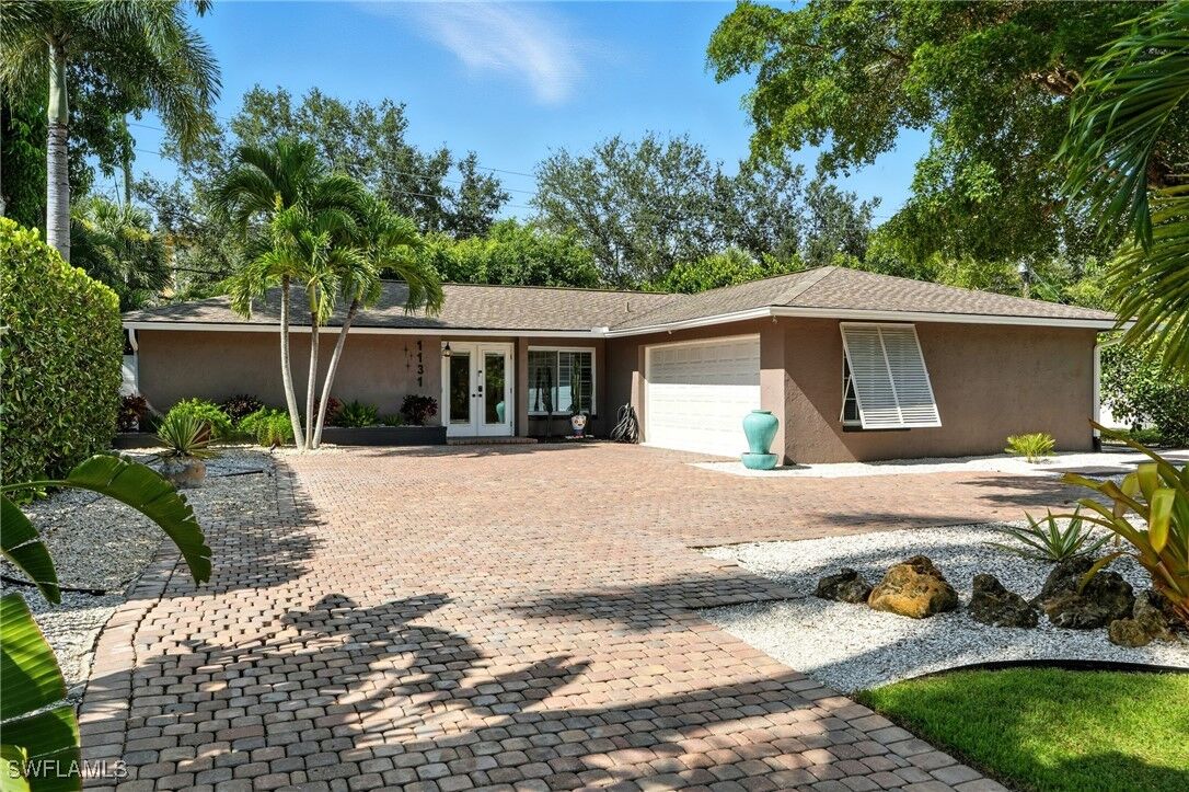 Property Photo:  1131 Milano Drive  FL 34103 