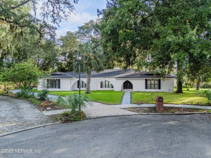 Property Photo: 2917 Isser Court FL 32257