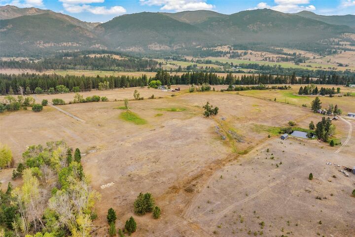 Nhn Trailhawk Drive  Victor MT 59875 photo