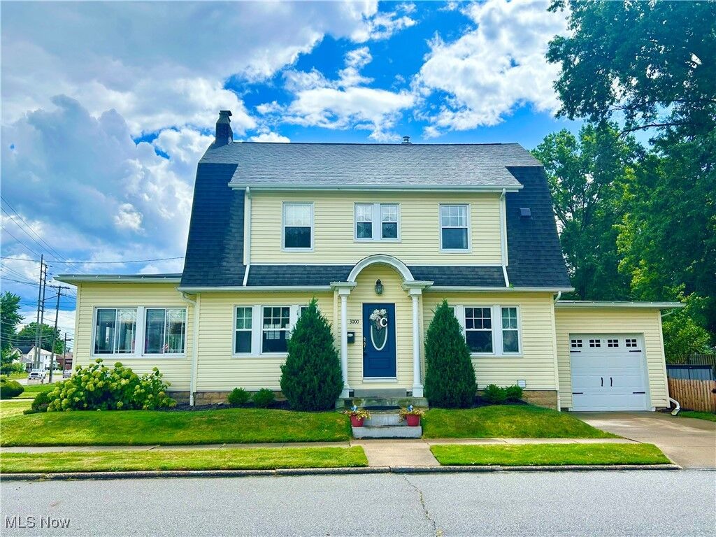 Property Photo: 3000 Hudson Drive OH 44221