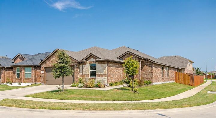 Property Photo: 6100 Flour Mill Run TX 76179
