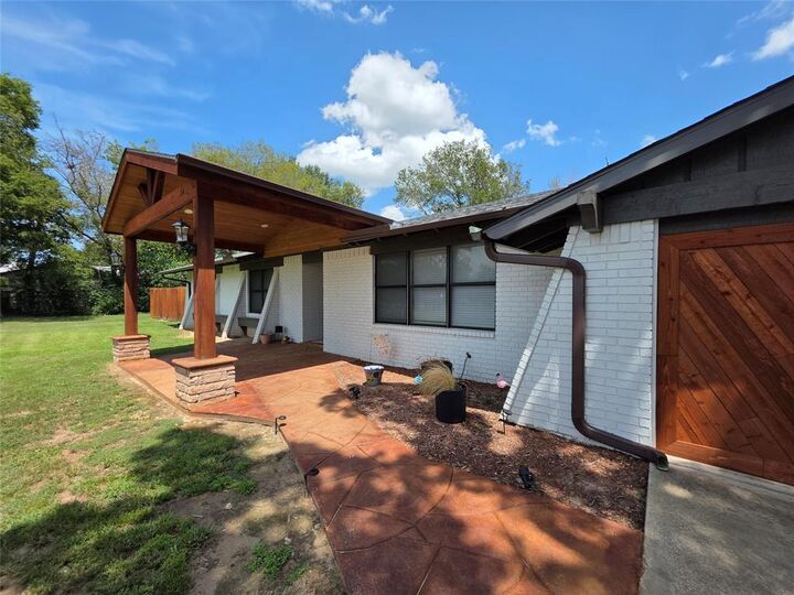 Property Photo: 808 S Highway 14 TX 76693