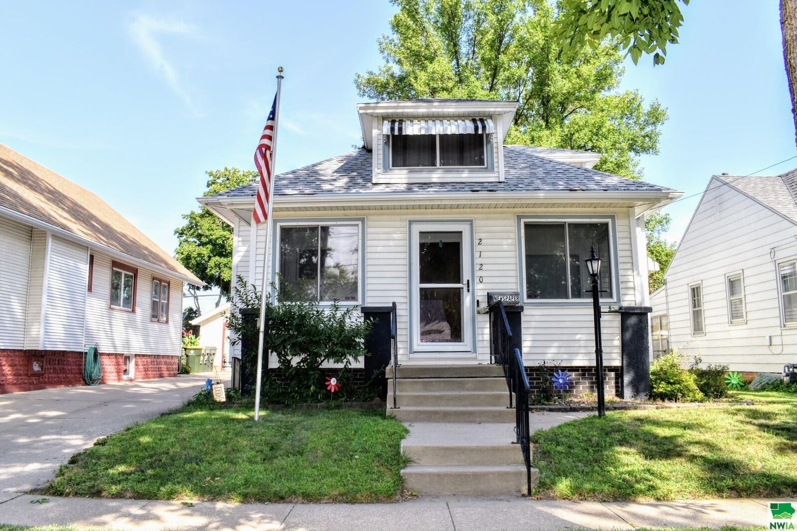Property Photo: 2120 S Helen St IA 51106