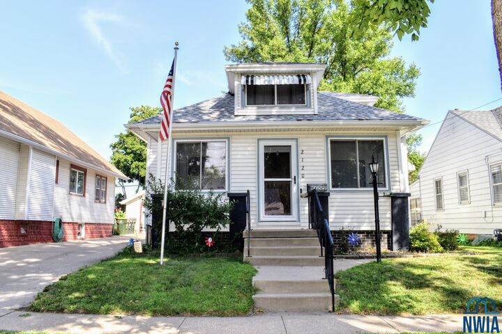 2120 S Helen St  Sioux City IA 51106 photo