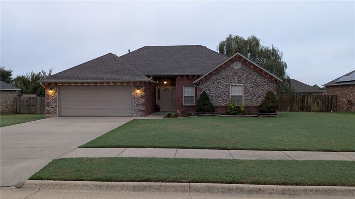 1303 N Spruce Street  Pea Ridge AR 72751 photo