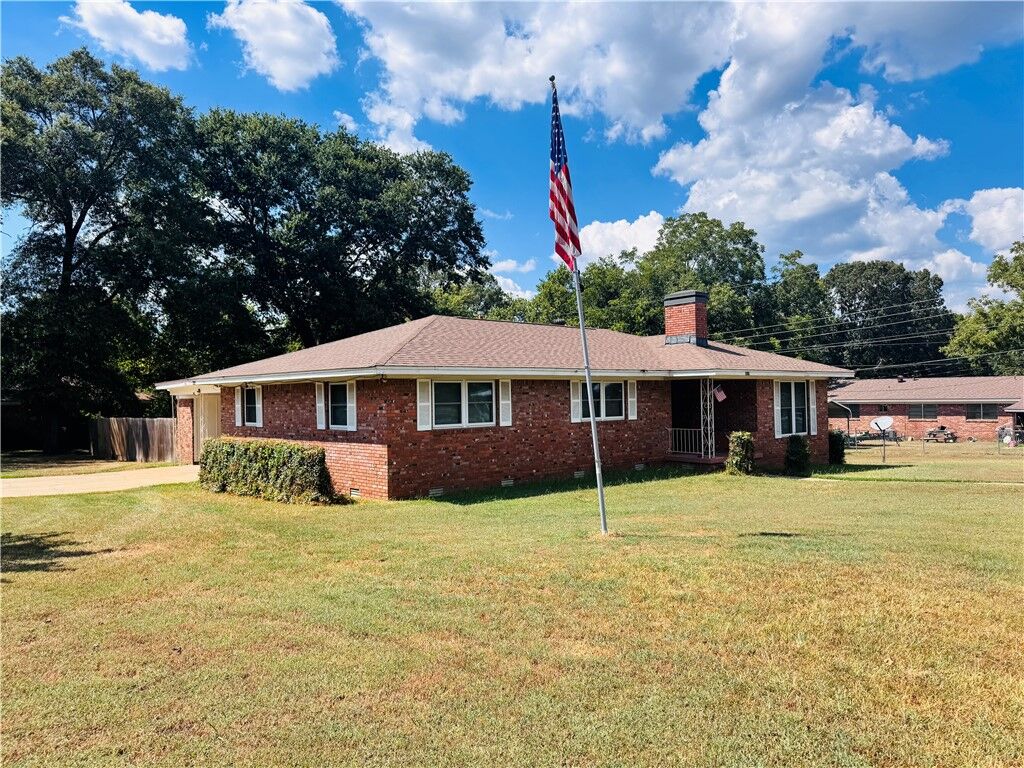 Property Photo: 3001 N Erie AR 72802