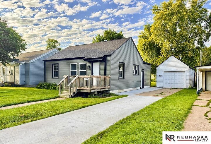 Property Photo: 3015 Avenue G IA 51501