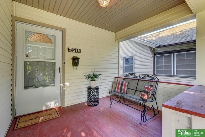 Property Photo:  2516 N 48 Avenue  NE 68104 