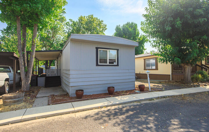 Property Photo: 1055 N Fifth Street 28 OR 97530