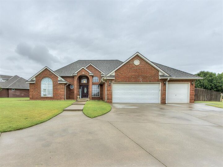 Property Photo: 201 Cypress Street OK 73078