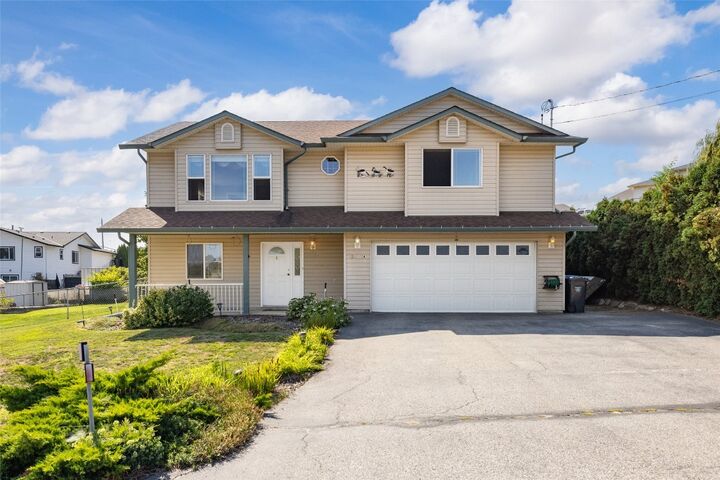 Property Photo: 2171 Amundsen Road BC V4V 1J1