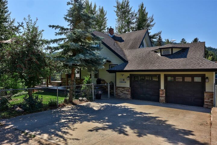 Property Photo:  3060 Maquinna Road  BC V0E 3E1 
