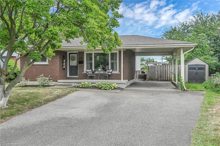 21 Burdock Boulevard  Brantford ON N3R 6B5 photo
