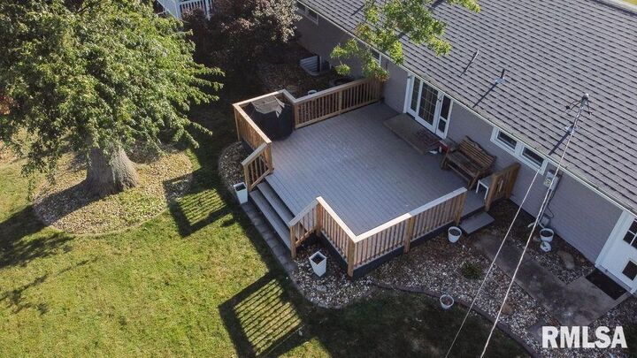 Property Photo: 1035 Lawrence Drive IL 61520