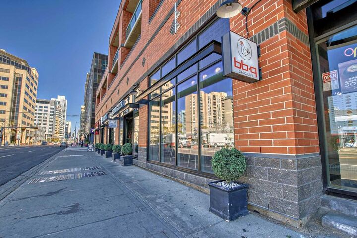 Property Photo: 836 15 Avenue SW 2205 AB T2R 1S2