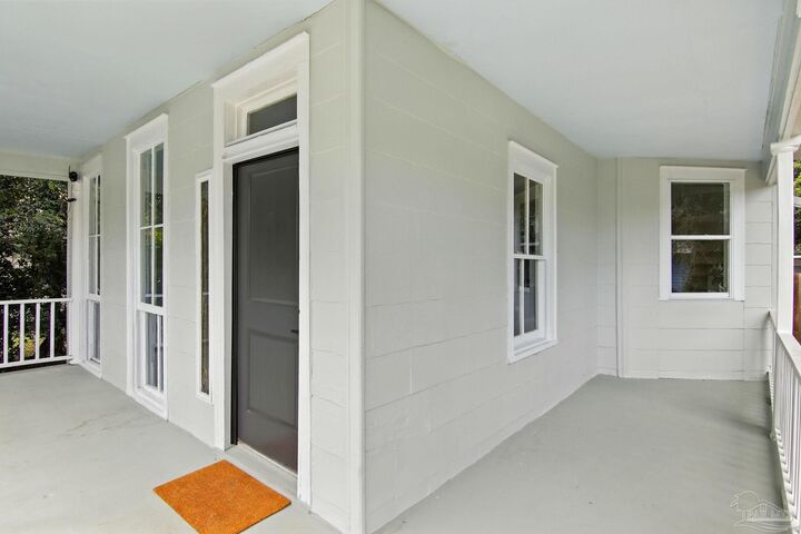 Property Photo:  1215 N U St  FL 32505 