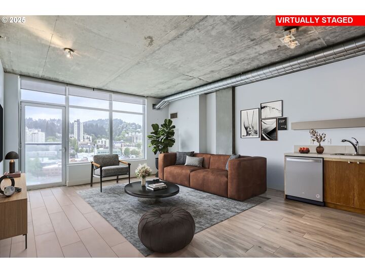Property Photo: 1926 W Burnside St 1412 OR 97209