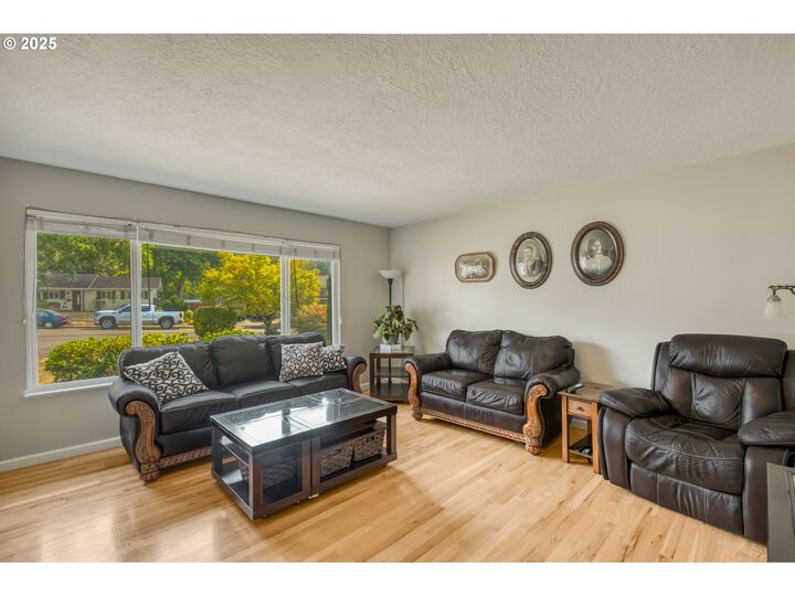 Property Photo: 11175 SW Fairfield St OR 97005