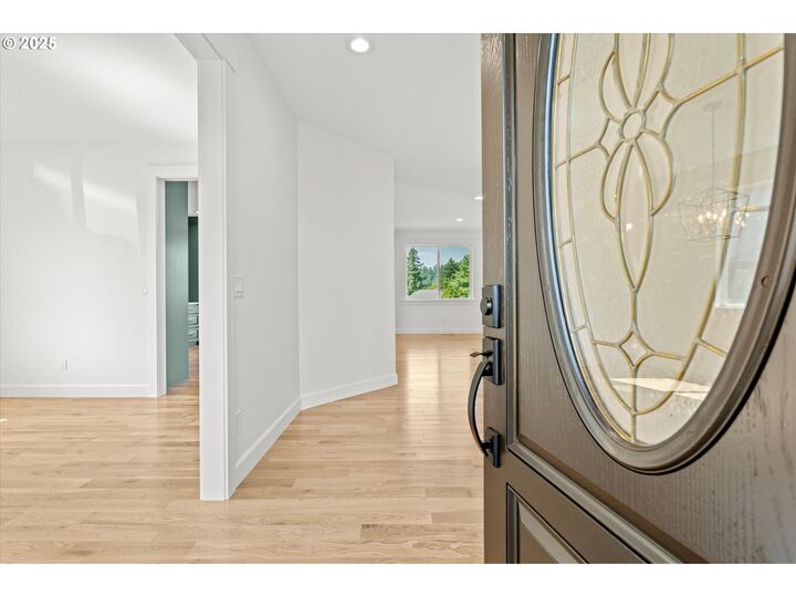 Property Photo: 6308 SE Platt Ave OR 97236