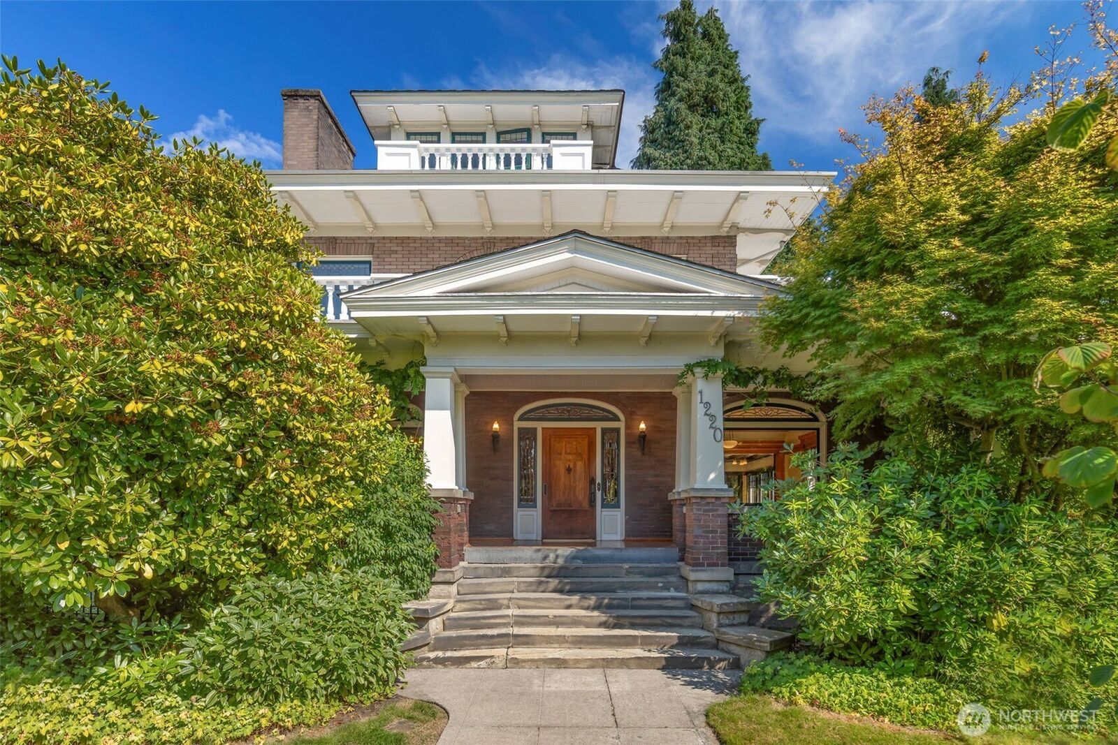 Property Photo: 1220 10th Avenue E WA 98102