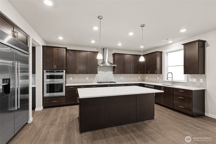 Property Photo:  10482  135th Avenue NE 42  WA 98033 