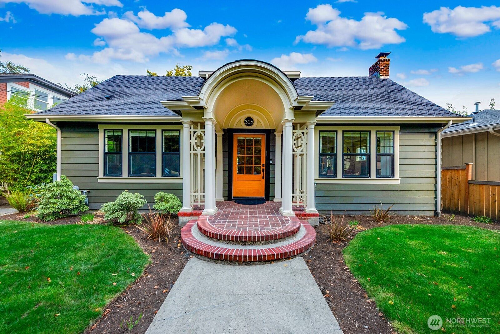 Property Photo:  326  22nd Avenue E  WA 98112 