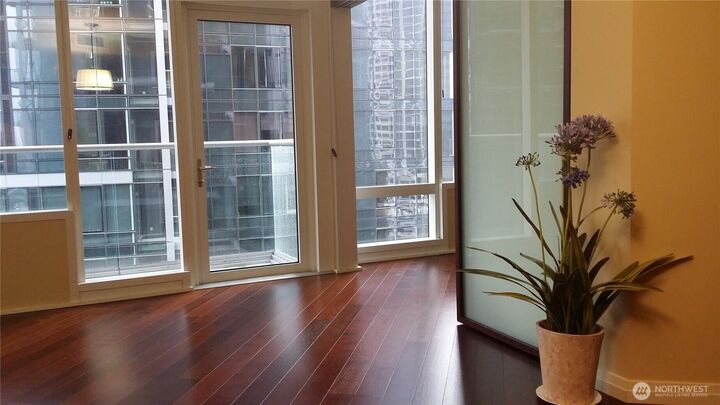 Property Photo: 500 106th Avenue NE 2109 WA 98004