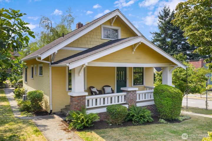 1603 NE  70th Street  Seattle WA 98115 photo