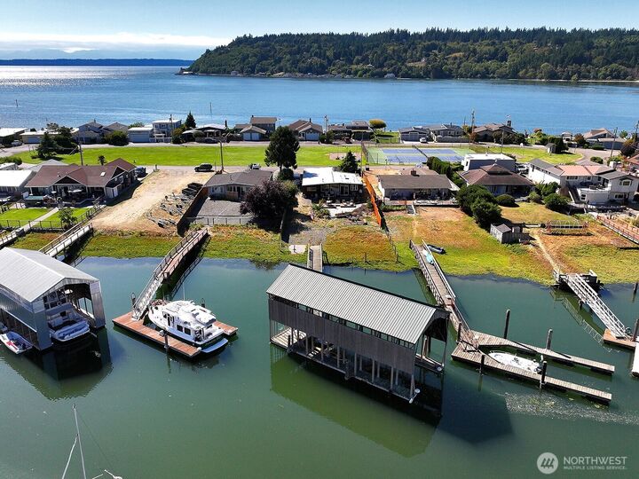 8121  Sandy Hook Terrace  Clinton WA 98236 photo