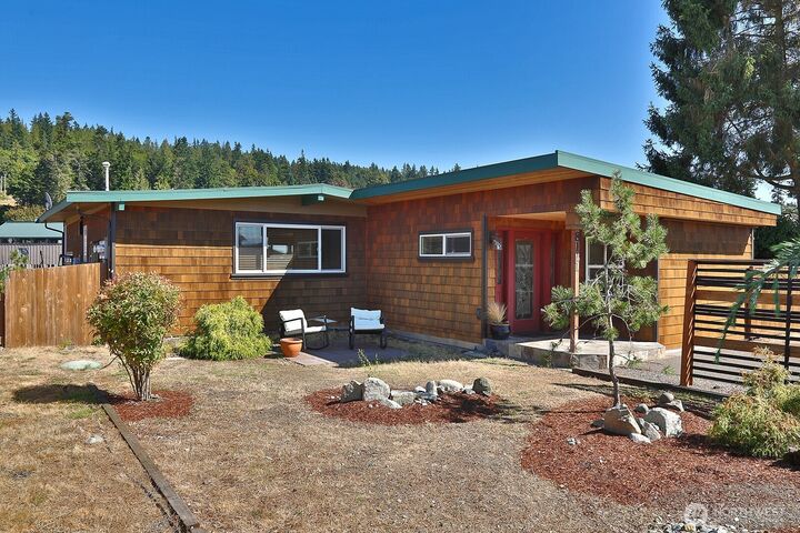 8121  Sandy Hook Terrace  Clinton WA 98236 photo