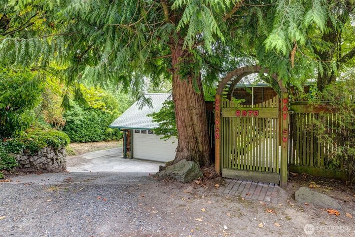 6976  Sylvan Way SW  Seattle WA 98106 photo