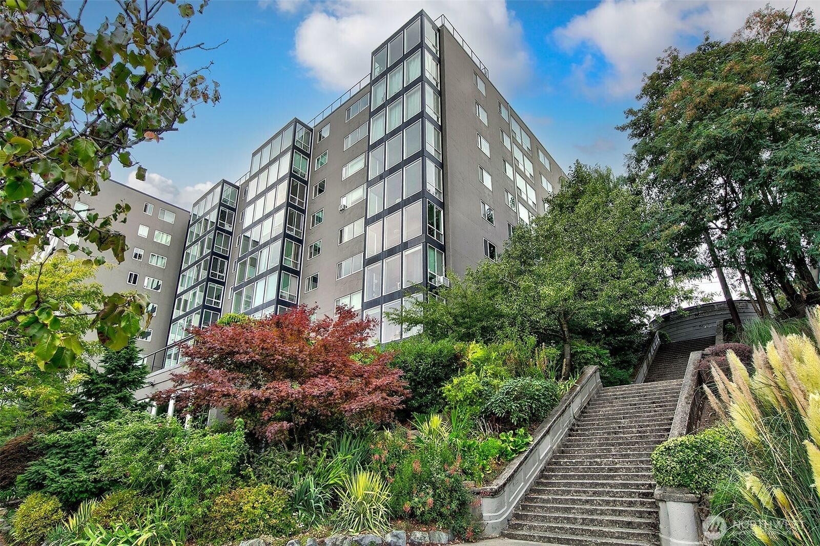 Property Photo:  308 E Republican Street 106  WA 98102 