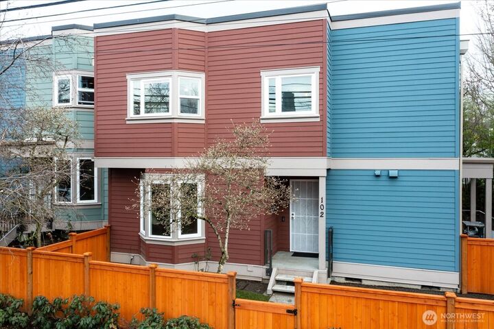 1600 Way E Yeslelr Way E 102  Seattle WA 98122 photo