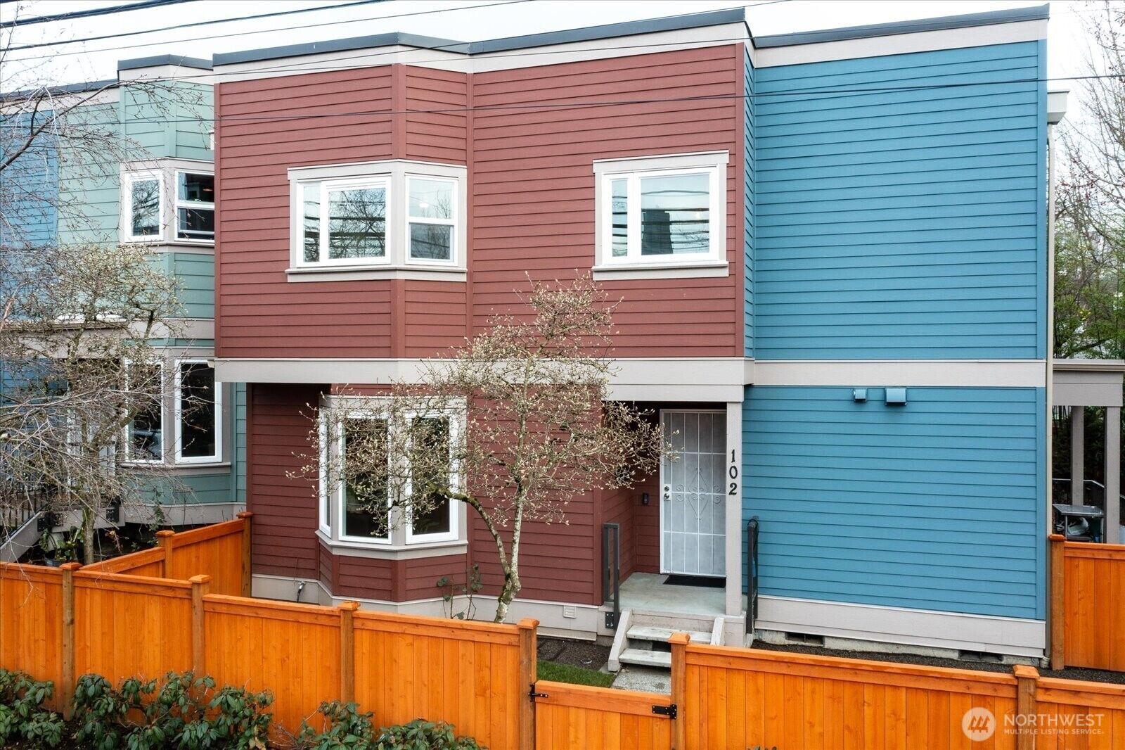 Property Photo: 1600 Way E Yeslelr Way E 102 WA 98122