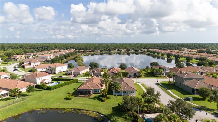 Property Photo:  1769 Berkshire Circle SW  FL 32968 