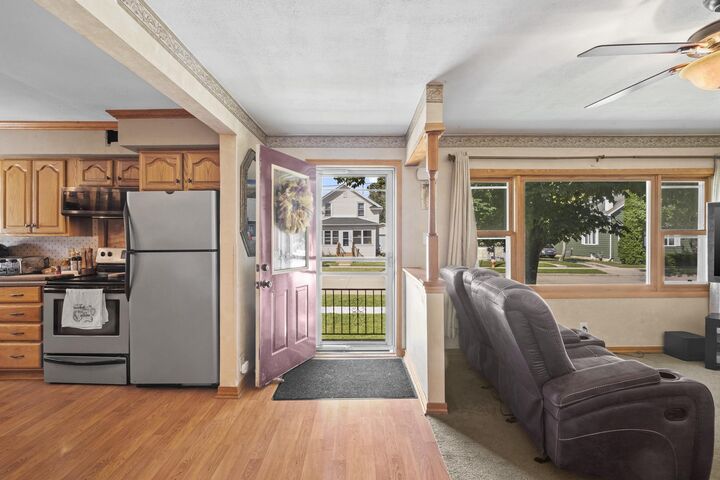 Property Photo:  735 W 8th Avenue  WI 54902 