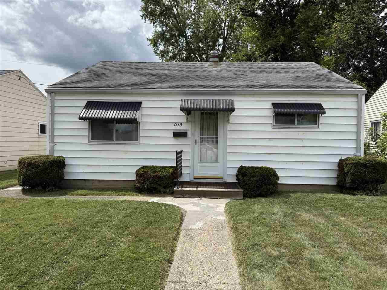 Property Photo: 1110 Harris Street IN 47374