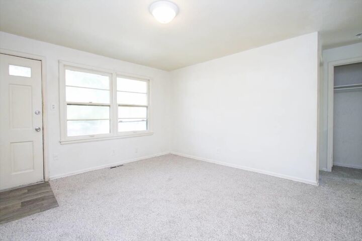 Property Photo: 1053 S Christine St KS 67218