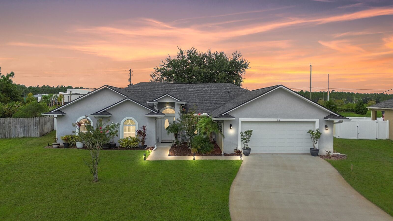 Property Photo: 45 Bud Field Dr FL 32137