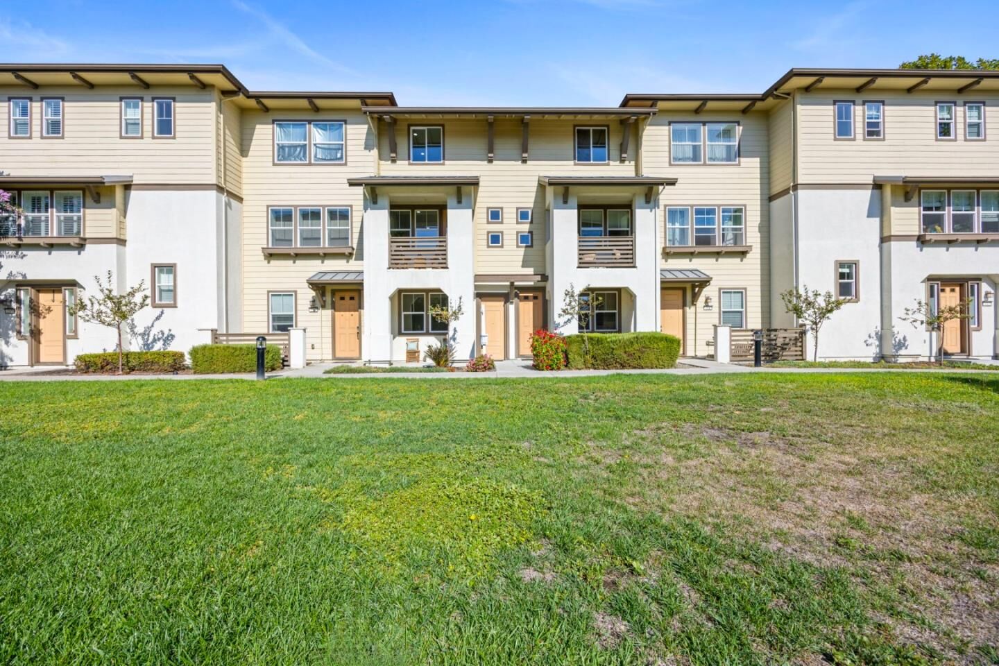 Property Photo:  2109 Kiwi Walkway  CA 95133 