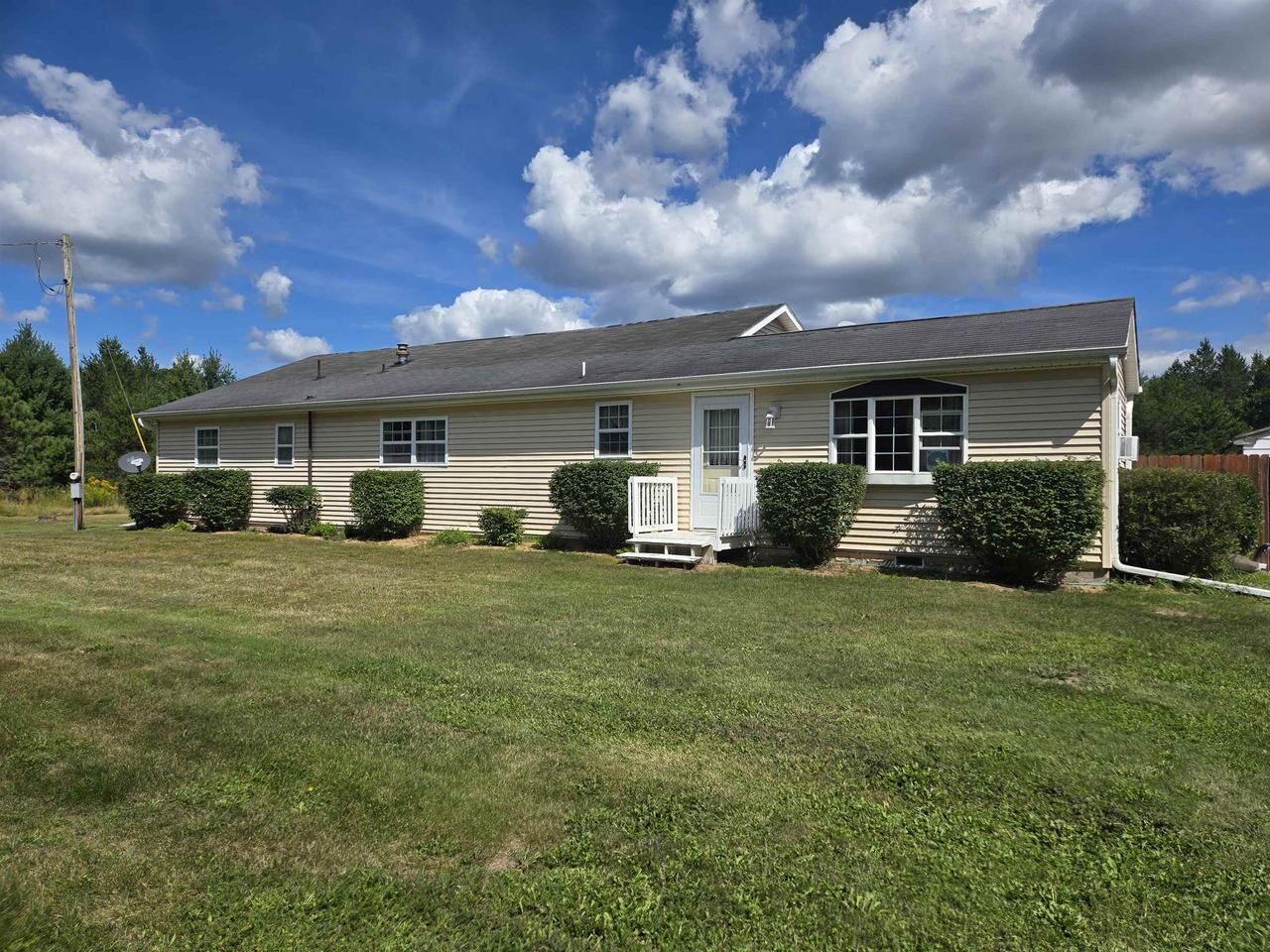 Property Photo: 942 13th Avenue WI 54613