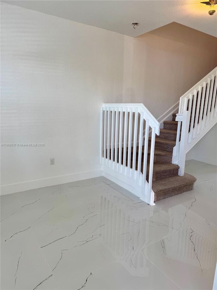 Property Photo: 2853 SE 1st Dr 4 FL 33033