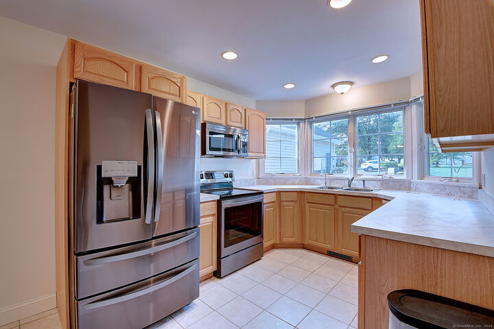 Property Photo:  962 Pleasant Valley Road 962  CT 06074 