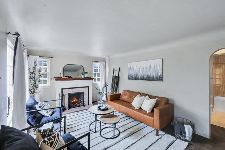 Property Photo: 4211 N Hawthorne St WA 99205