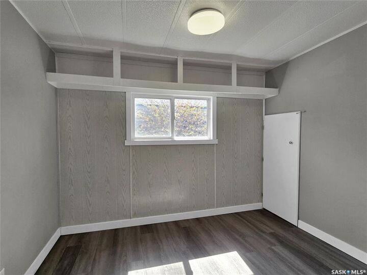 Property Photo: 219 Grant Street 5 SK S7H 0S4