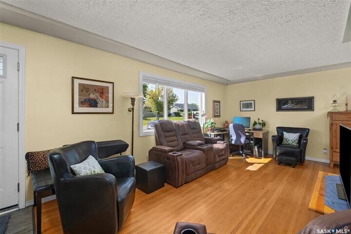 Property Photo: 440 26th Street E SK S6V 1V2