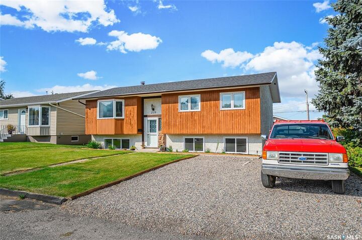 Property Photo:  210 4th Street W  SK S0L 0P0 